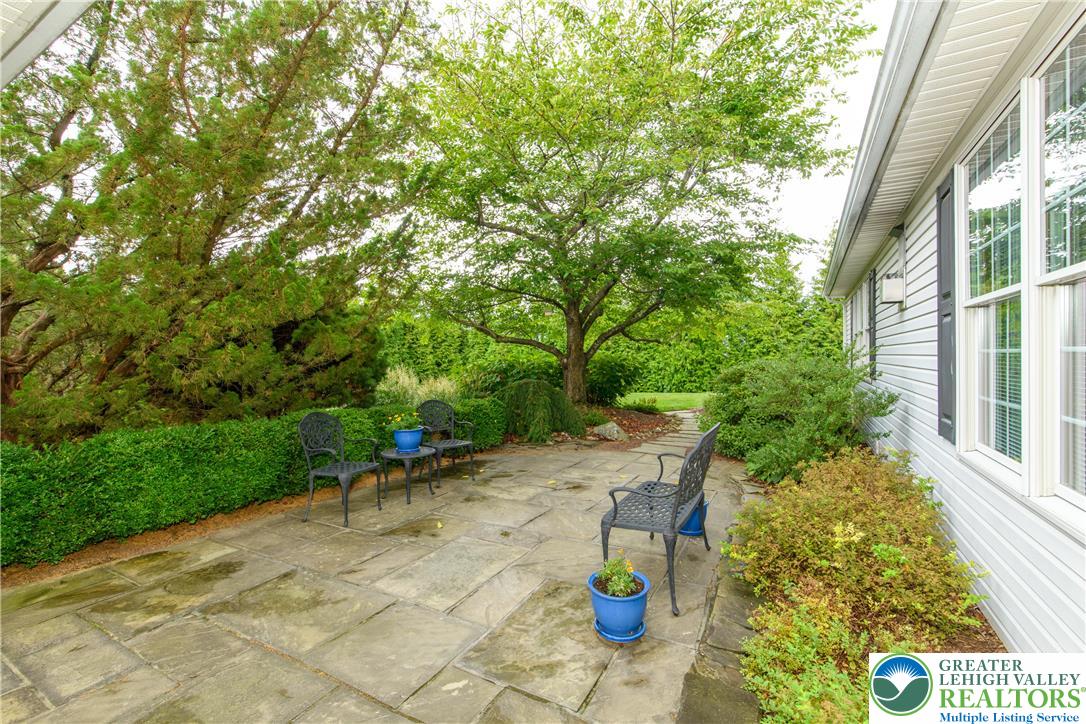 North Whitehall Twp, Pennsylvania 18078, United States, 4 Bedrooms Bedrooms, ,3 BathroomsBathrooms,Residential,Pending,208475