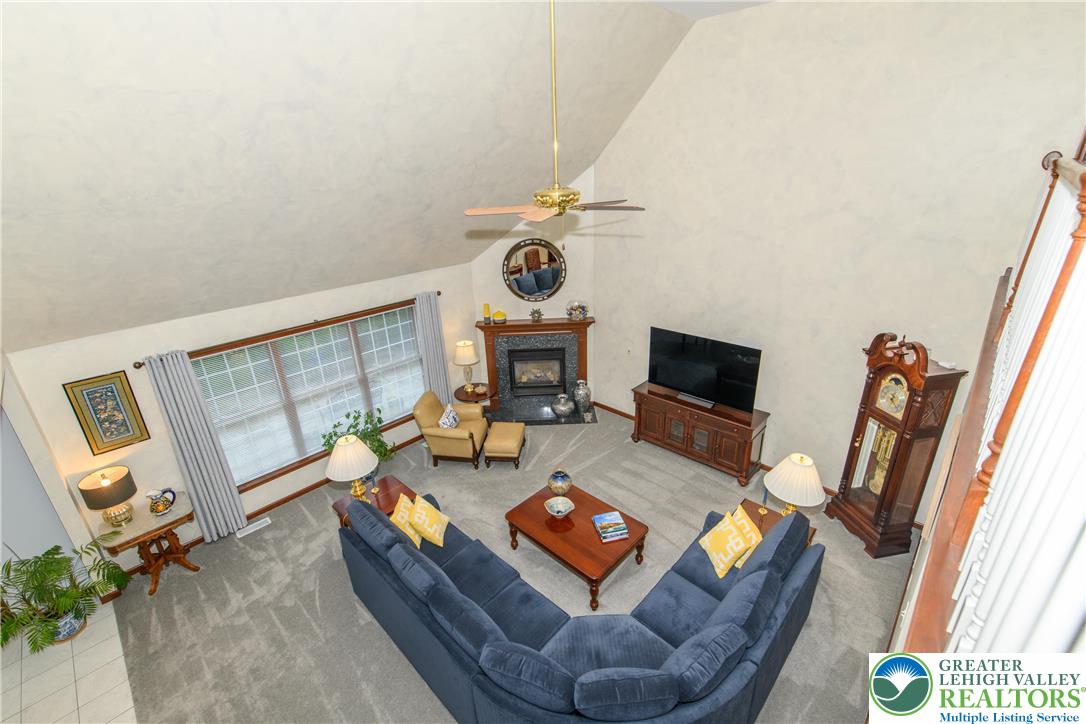 North Whitehall Twp, Pennsylvania 18078, United States, 4 Bedrooms Bedrooms, ,3 BathroomsBathrooms,Residential,Pending,208475