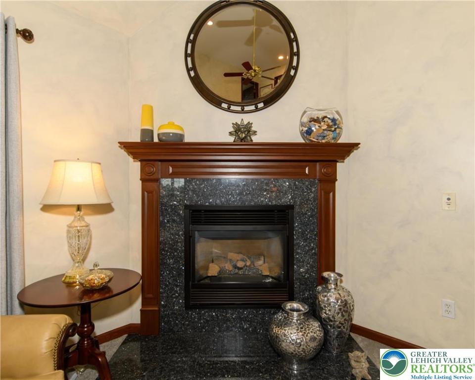 North Whitehall Twp, Pennsylvania 18078, United States, 4 Bedrooms Bedrooms, ,3 BathroomsBathrooms,Residential,Pending,208475