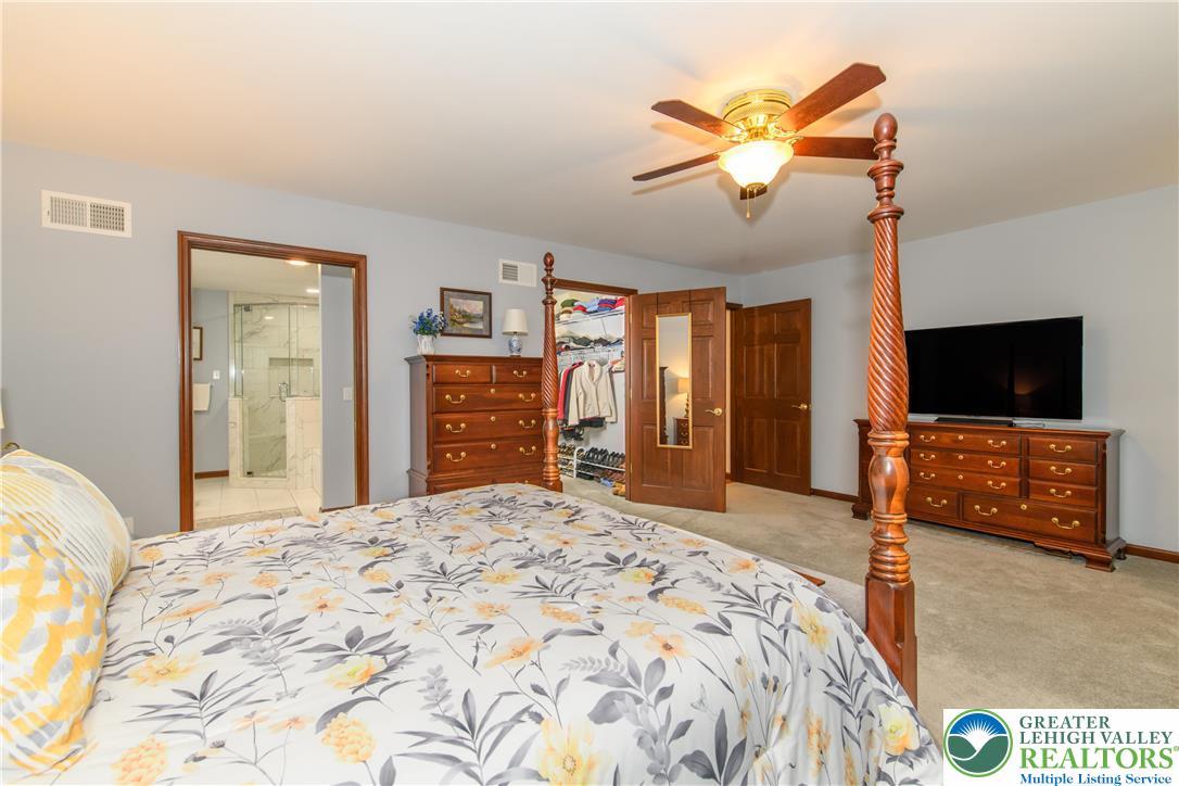 North Whitehall Twp, Pennsylvania 18078, United States, 4 Bedrooms Bedrooms, ,3 BathroomsBathrooms,Residential,Pending,208475