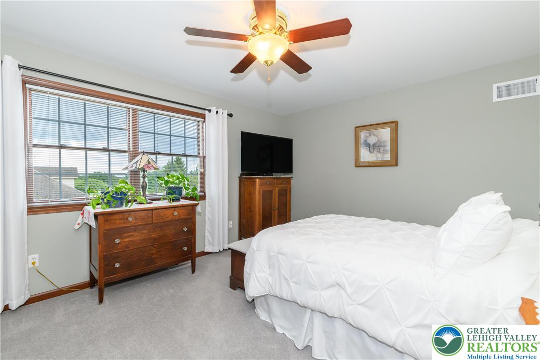 North Whitehall Twp, Pennsylvania 18078, United States, 4 Bedrooms Bedrooms, ,3 BathroomsBathrooms,Residential,Pending,208475