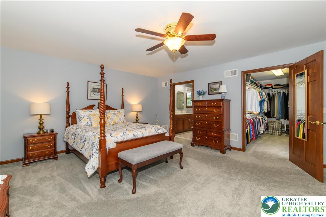 North Whitehall Twp, Pennsylvania 18078, United States, 4 Bedrooms Bedrooms, ,3 BathroomsBathrooms,Residential,Pending,208475