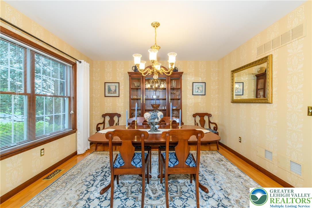 North Whitehall Twp, Pennsylvania 18078, United States, 4 Bedrooms Bedrooms, ,3 BathroomsBathrooms,Residential,Pending,208475