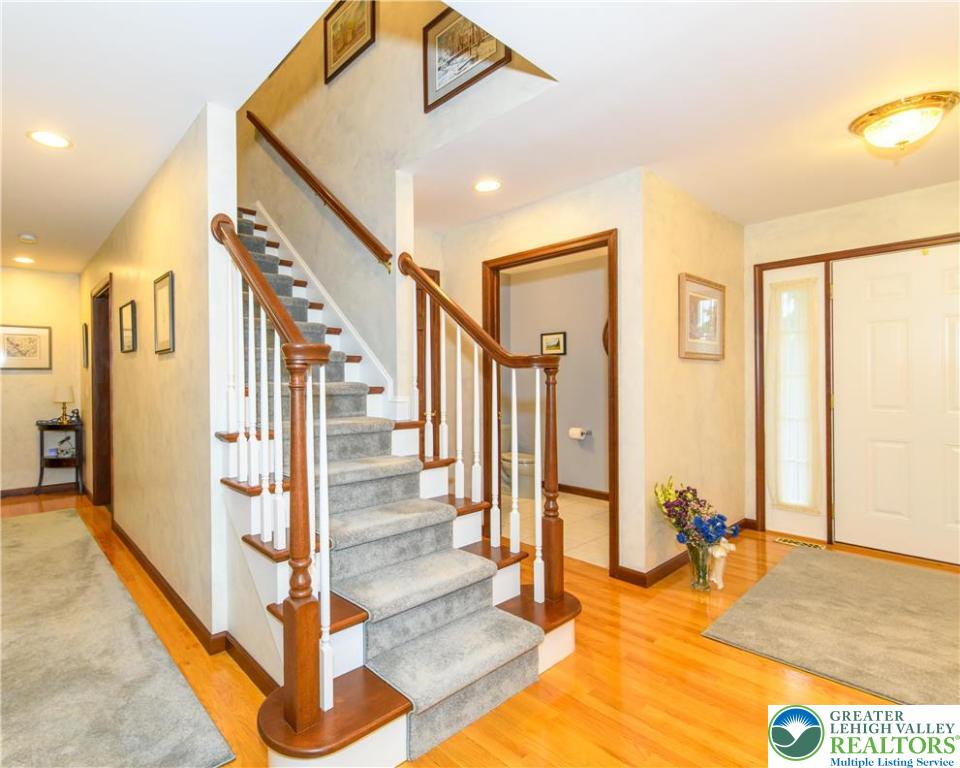 North Whitehall Twp, Pennsylvania 18078, United States, 4 Bedrooms Bedrooms, ,3 BathroomsBathrooms,Residential,Pending,208475