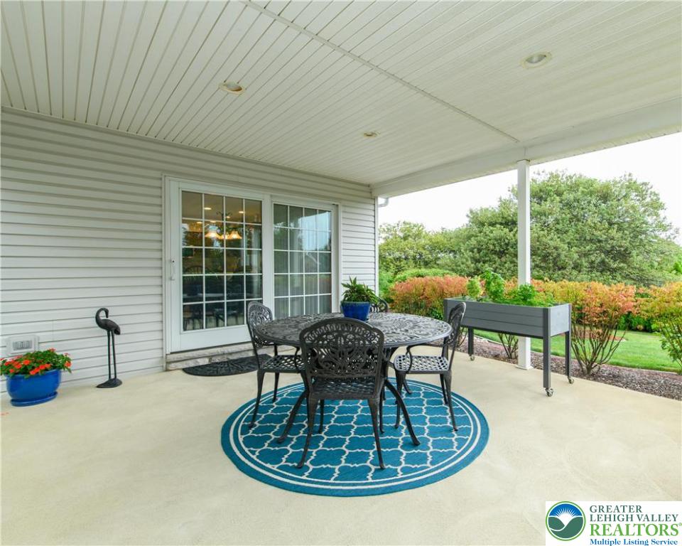 North Whitehall Twp, Pennsylvania 18078, United States, 4 Bedrooms Bedrooms, ,3 BathroomsBathrooms,Residential,Pending,208475