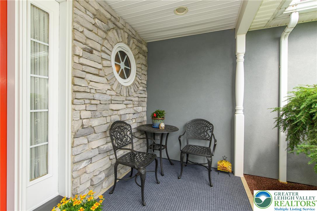 North Whitehall Twp, Pennsylvania 18078, United States, 4 Bedrooms Bedrooms, ,3 BathroomsBathrooms,Residential,Pending,208475