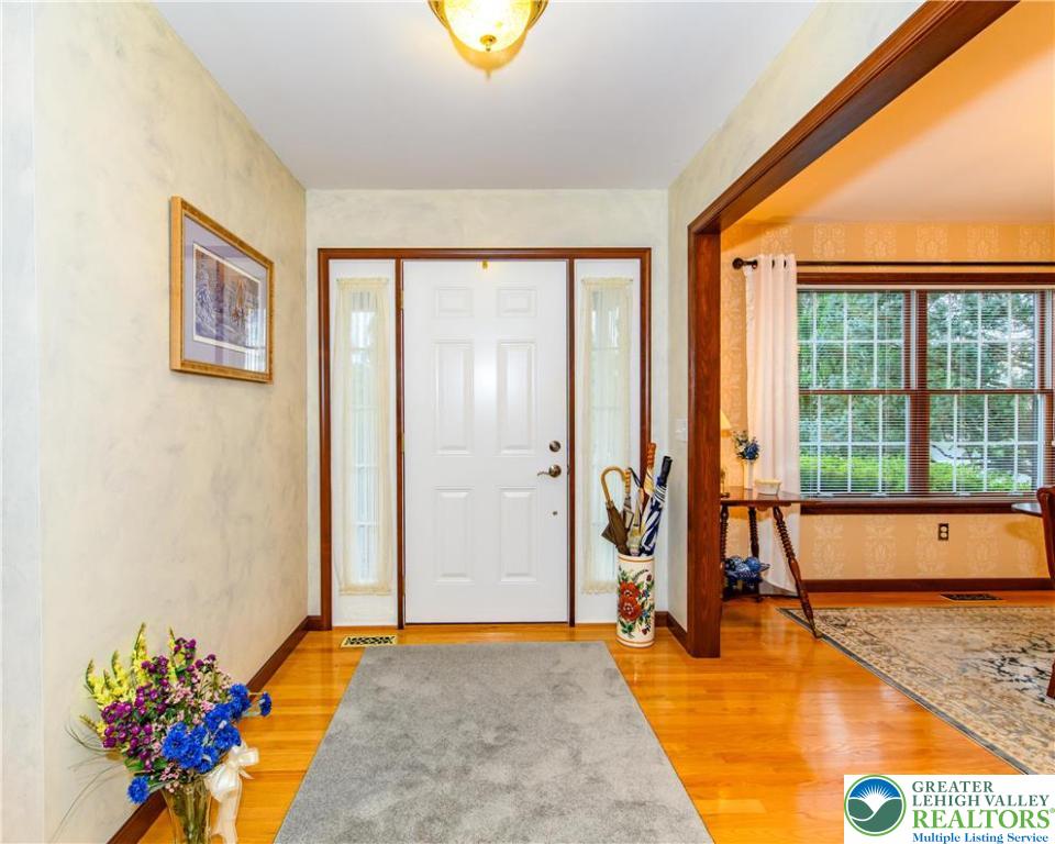 North Whitehall Twp, Pennsylvania 18078, United States, 4 Bedrooms Bedrooms, ,3 BathroomsBathrooms,Residential,Pending,208475