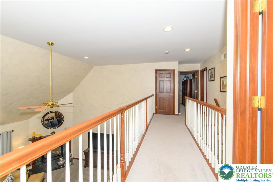 North Whitehall Twp, Pennsylvania 18078, United States, 4 Bedrooms Bedrooms, ,3 BathroomsBathrooms,Residential,Pending,208475