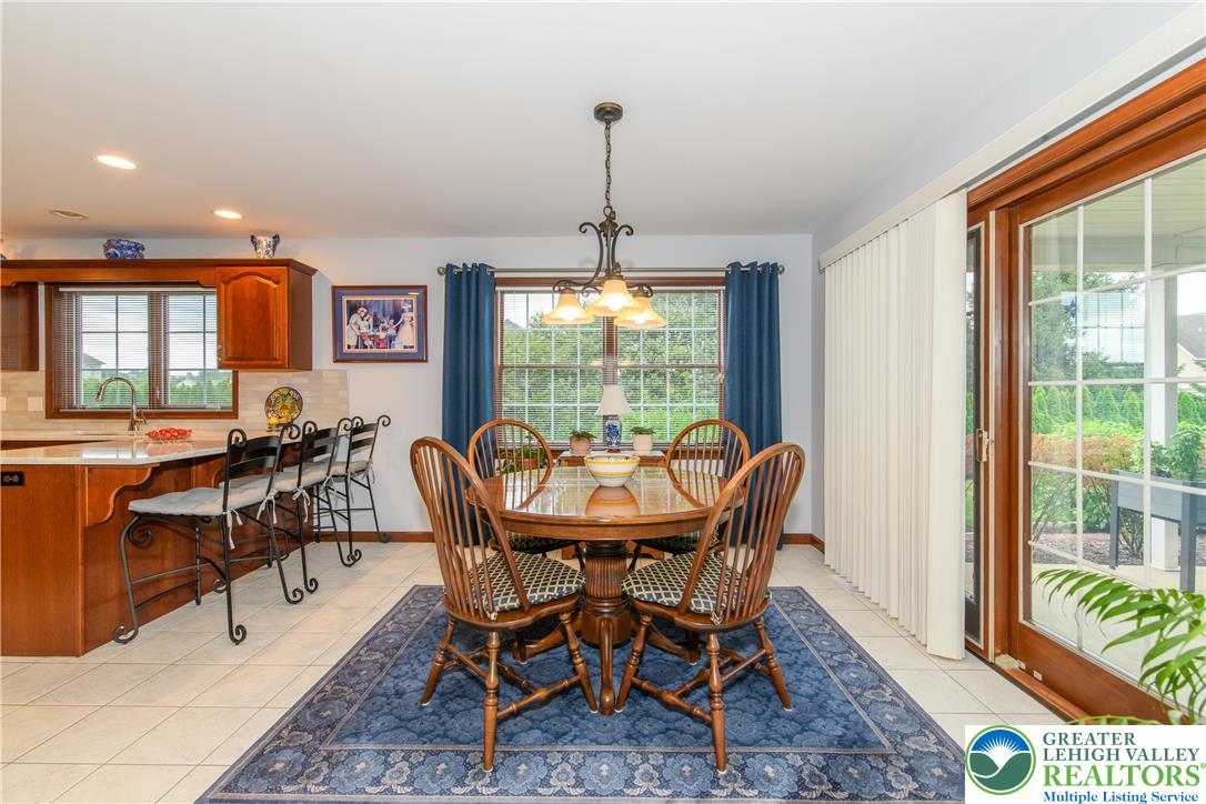 North Whitehall Twp, Pennsylvania 18078, United States, 4 Bedrooms Bedrooms, ,3 BathroomsBathrooms,Residential,Pending,208475