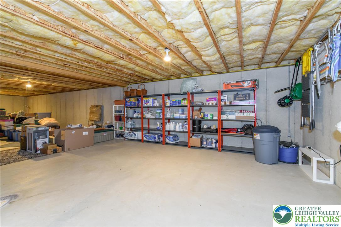 North Whitehall Twp, Pennsylvania 18078, United States, 4 Bedrooms Bedrooms, ,3 BathroomsBathrooms,Residential,Pending,208475