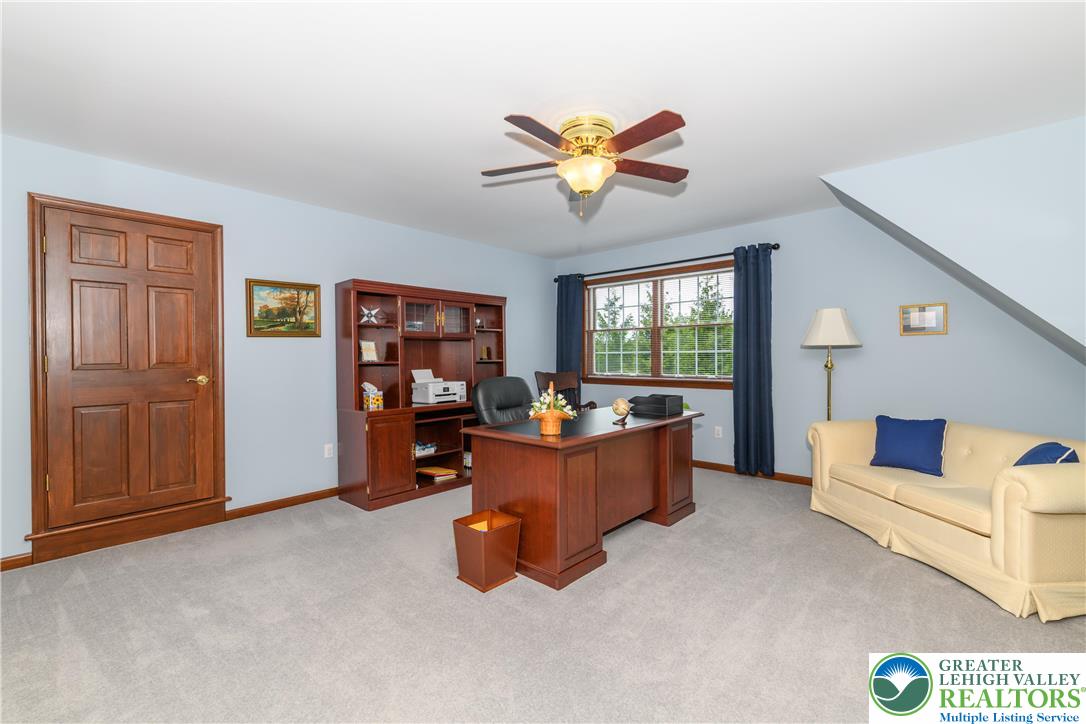 North Whitehall Twp, Pennsylvania 18078, United States, 4 Bedrooms Bedrooms, ,3 BathroomsBathrooms,Residential,Pending,208475