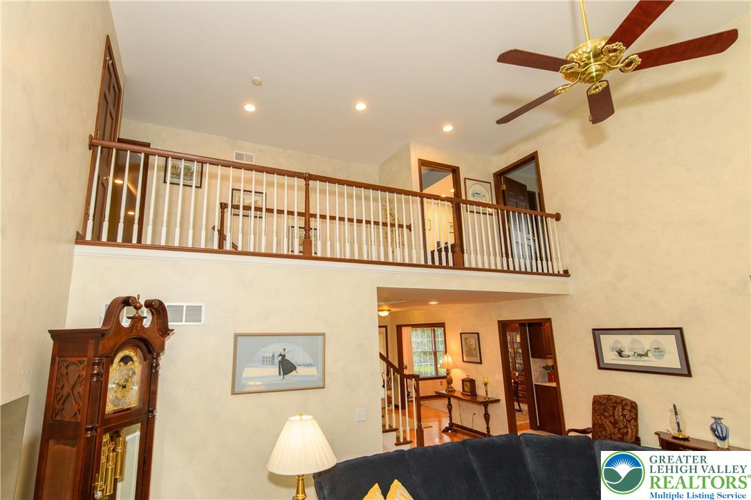 North Whitehall Twp, Pennsylvania 18078, United States, 4 Bedrooms Bedrooms, ,3 BathroomsBathrooms,Residential,Pending,208475