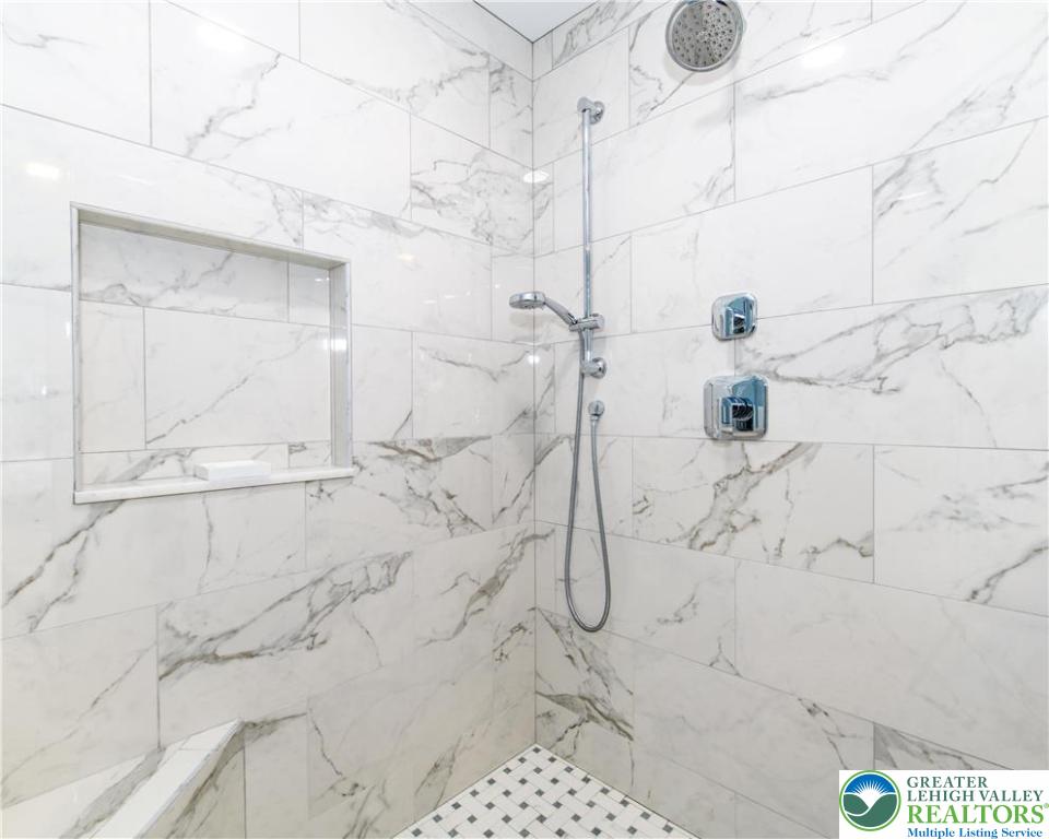 North Whitehall Twp, Pennsylvania 18078, United States, 4 Bedrooms Bedrooms, ,3 BathroomsBathrooms,Residential,Pending,208475