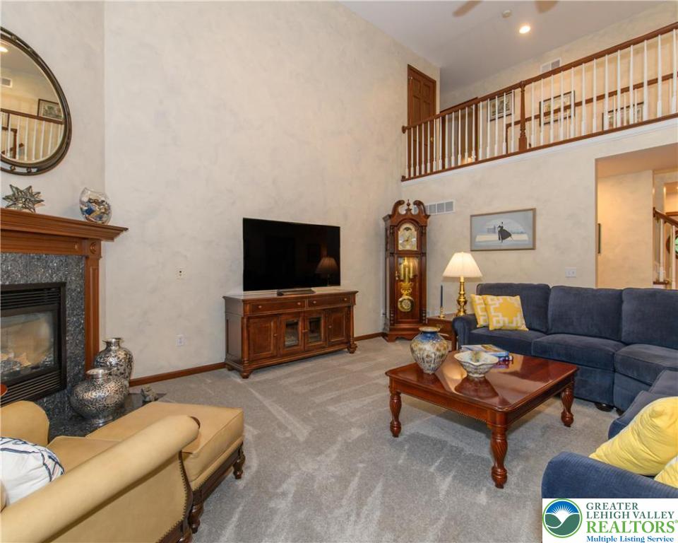 North Whitehall Twp, Pennsylvania 18078, United States, 4 Bedrooms Bedrooms, ,3 BathroomsBathrooms,Residential,Pending,208475