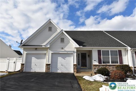 Townhouse For Sale - 1258 Briarwood Lane<br/> Easton, PA 18040