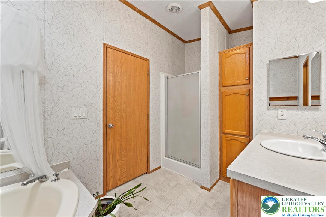 Richland Twp, Pennsylvania 18951, United States, 3 Bedrooms Bedrooms, ,2 BathroomsBathrooms,Residential,Active,231363