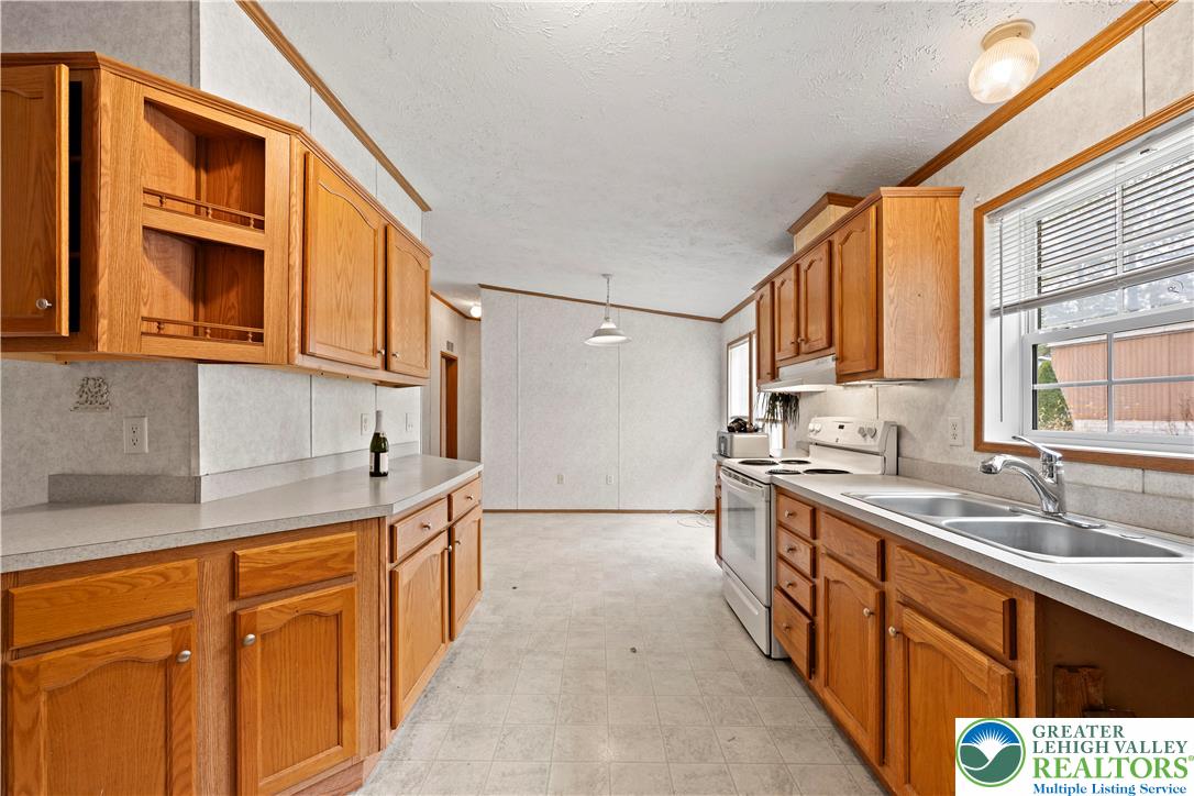 Richland Twp, Pennsylvania 18951, United States, 3 Bedrooms Bedrooms, ,2 BathroomsBathrooms,Residential,Active,231363