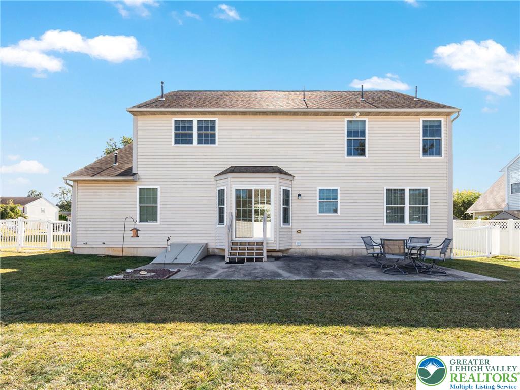 Maiden Creek Twp, Pennsylvania 19510, United States, 4 Bedrooms Bedrooms, ,3 BathroomsBathrooms,Residential,Pending,215490