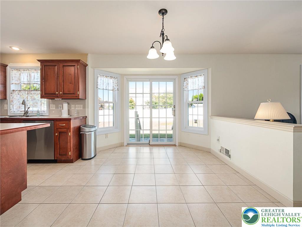 Maiden Creek Twp, Pennsylvania 19510, United States, 4 Bedrooms Bedrooms, ,3 BathroomsBathrooms,Residential,Pending,215490