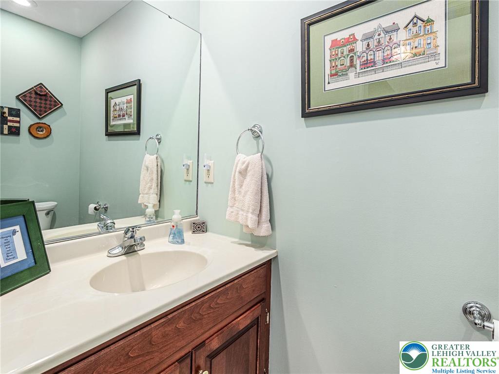 Maiden Creek Twp, Pennsylvania 19510, United States, 4 Bedrooms Bedrooms, ,3 BathroomsBathrooms,Residential,Pending,215490