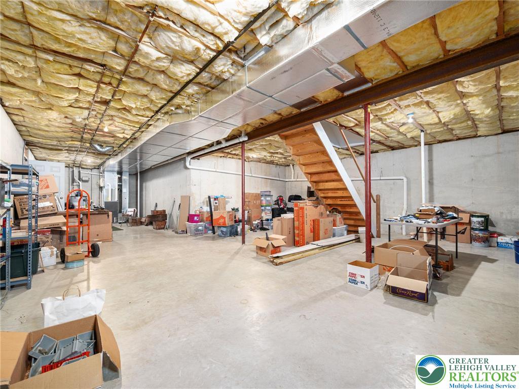 Maiden Creek Twp, Pennsylvania 19510, United States, 4 Bedrooms Bedrooms, ,3 BathroomsBathrooms,Residential,Pending,215490