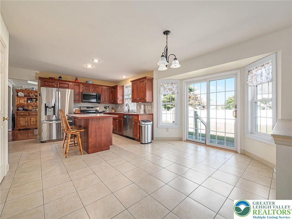 Maiden Creek Twp, Pennsylvania 19510, United States, 4 Bedrooms Bedrooms, ,3 BathroomsBathrooms,Residential,Pending,215490