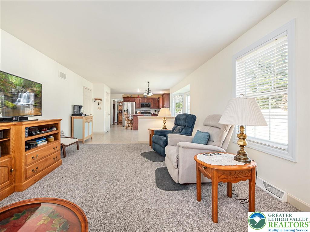 Maiden Creek Twp, Pennsylvania 19510, United States, 4 Bedrooms Bedrooms, ,3 BathroomsBathrooms,Residential,Pending,215490