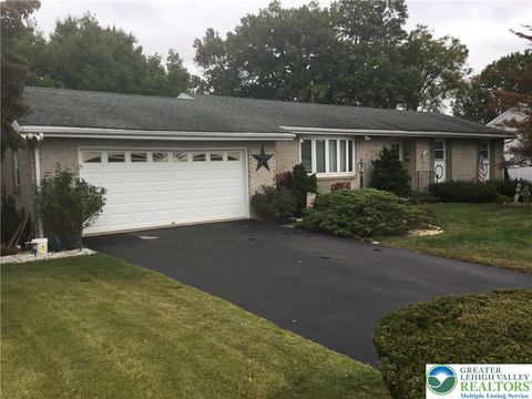 Photo of 5926 Holiday Drive, Macungie, PA 18104 (MLS # 766512) Photo of 5926 Holiday Drive, Macungie, PA 18104 (MLS # 766512)
