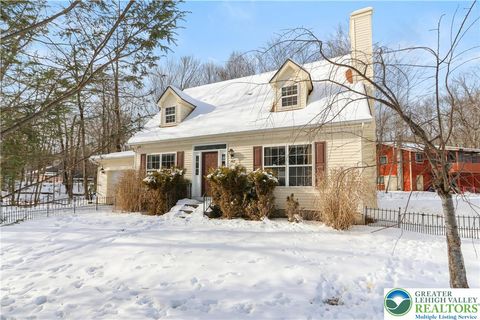 Photo of 462 Country Place Drive, Tobyhanna, PA 18466 (MLS # 772268)