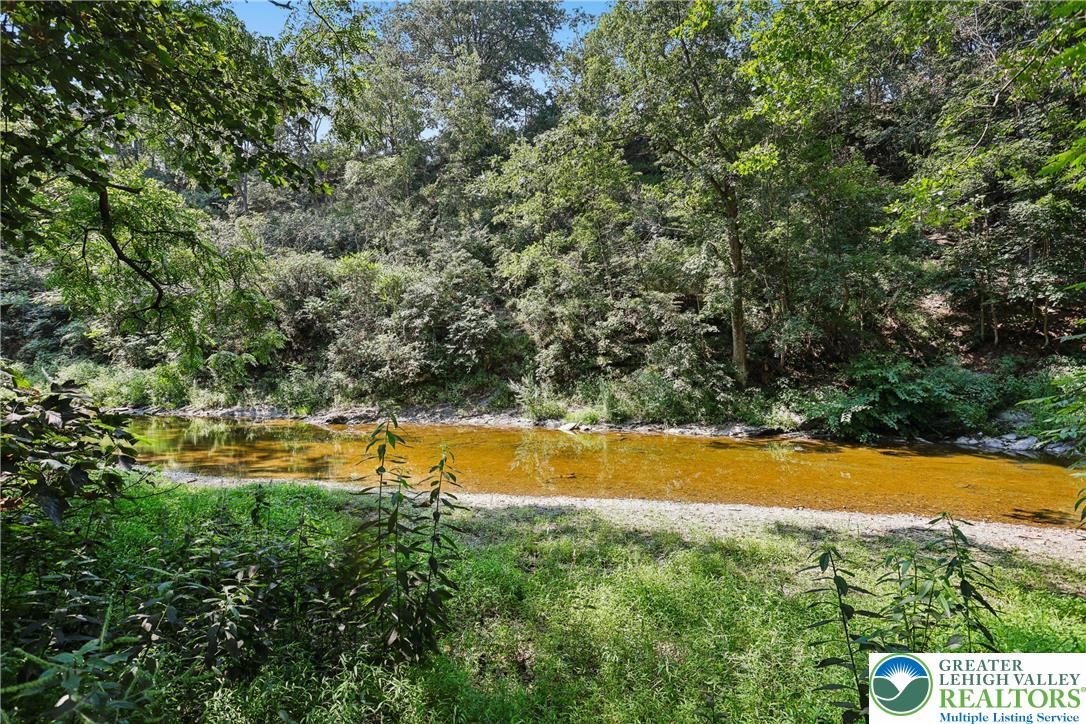 North Whitehall Twp, Pennsylvania 18069, United States, 4 Bedrooms Bedrooms, ,3 BathroomsBathrooms,Residential,Pending,185570