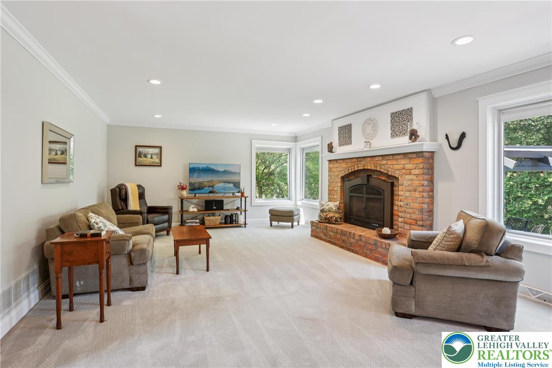 North Whitehall Twp, Pennsylvania 18069, United States, 4 Bedrooms Bedrooms, ,3 BathroomsBathrooms,Residential,Pending,185570