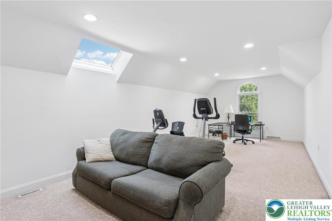 North Whitehall Twp, Pennsylvania 18069, United States, 4 Bedrooms Bedrooms, ,3 BathroomsBathrooms,Residential,Pending,185570