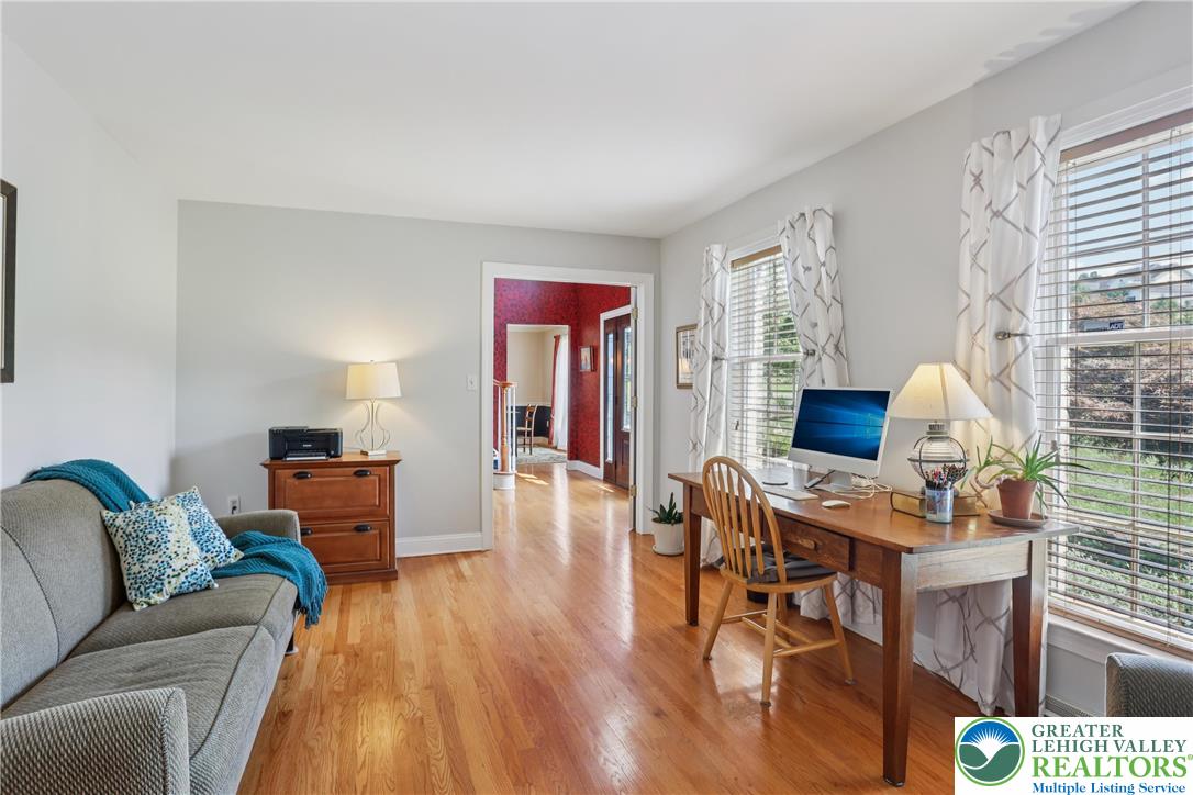 North Whitehall Twp, Pennsylvania 18069, United States, 4 Bedrooms Bedrooms, ,3 BathroomsBathrooms,Residential,Pending,185570