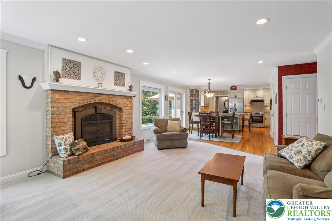 North Whitehall Twp, Pennsylvania 18069, United States, 4 Bedrooms Bedrooms, ,3 BathroomsBathrooms,Residential,Pending,185570