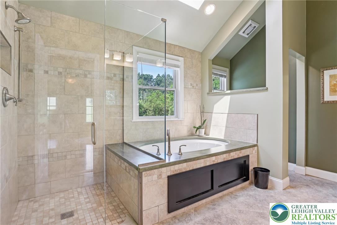 North Whitehall Twp, Pennsylvania 18069, United States, 4 Bedrooms Bedrooms, ,3 BathroomsBathrooms,Residential,Pending,185570