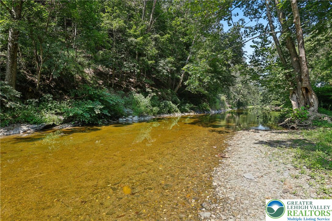 North Whitehall Twp, Pennsylvania 18069, United States, 4 Bedrooms Bedrooms, ,3 BathroomsBathrooms,Residential,Pending,185570