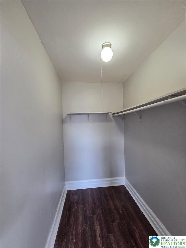 926 W Walnut Street 7