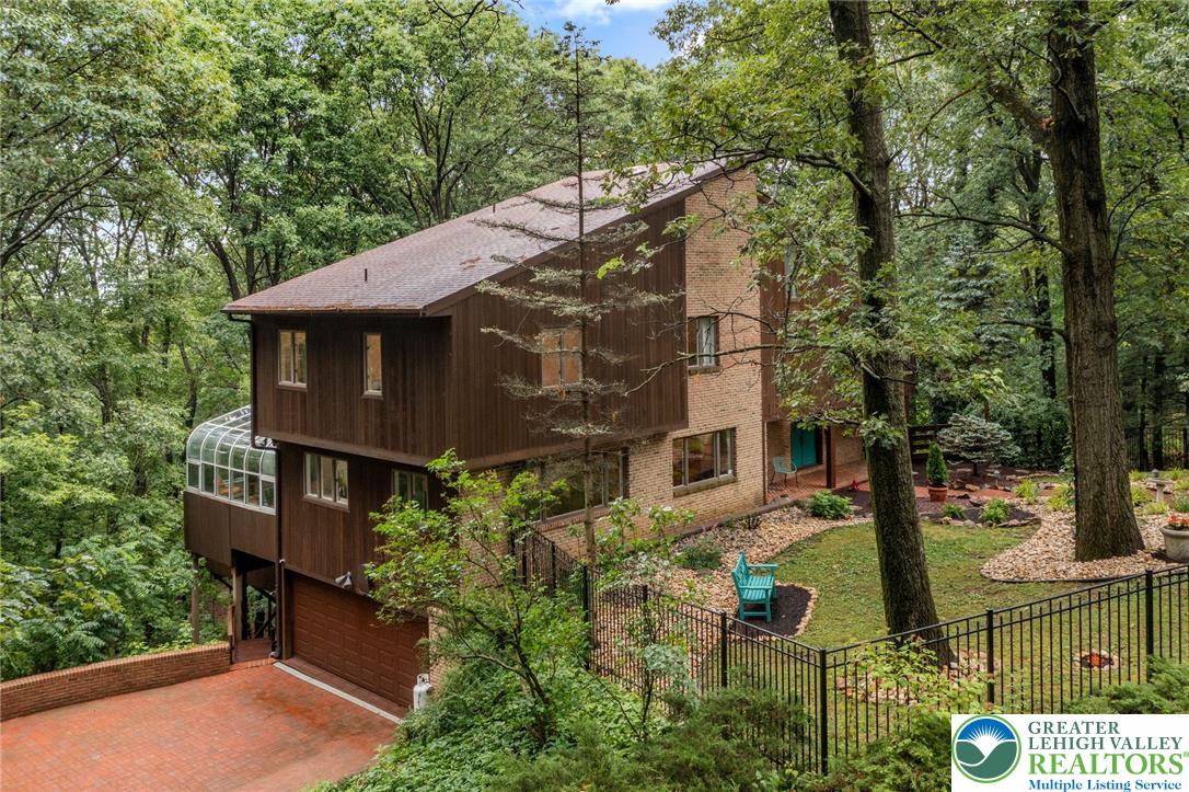 3385 Woodbridge Circle