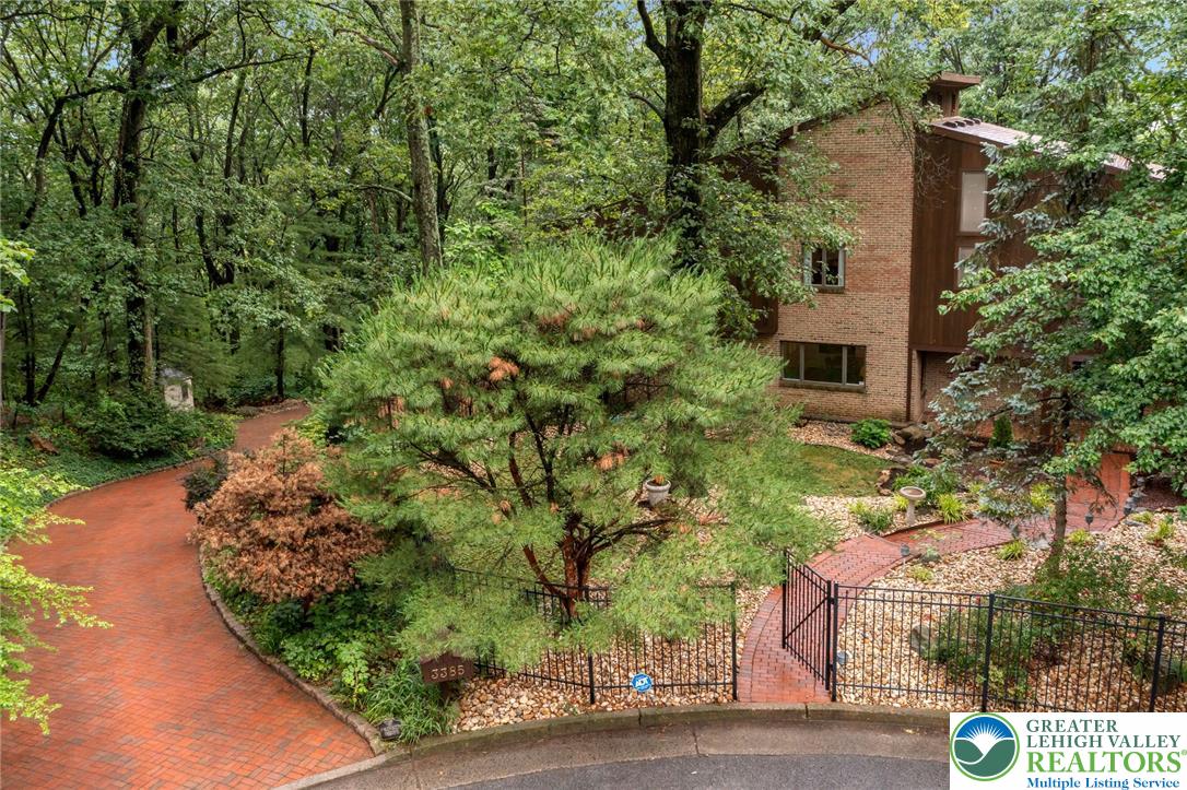 3385 Woodbridge Circle