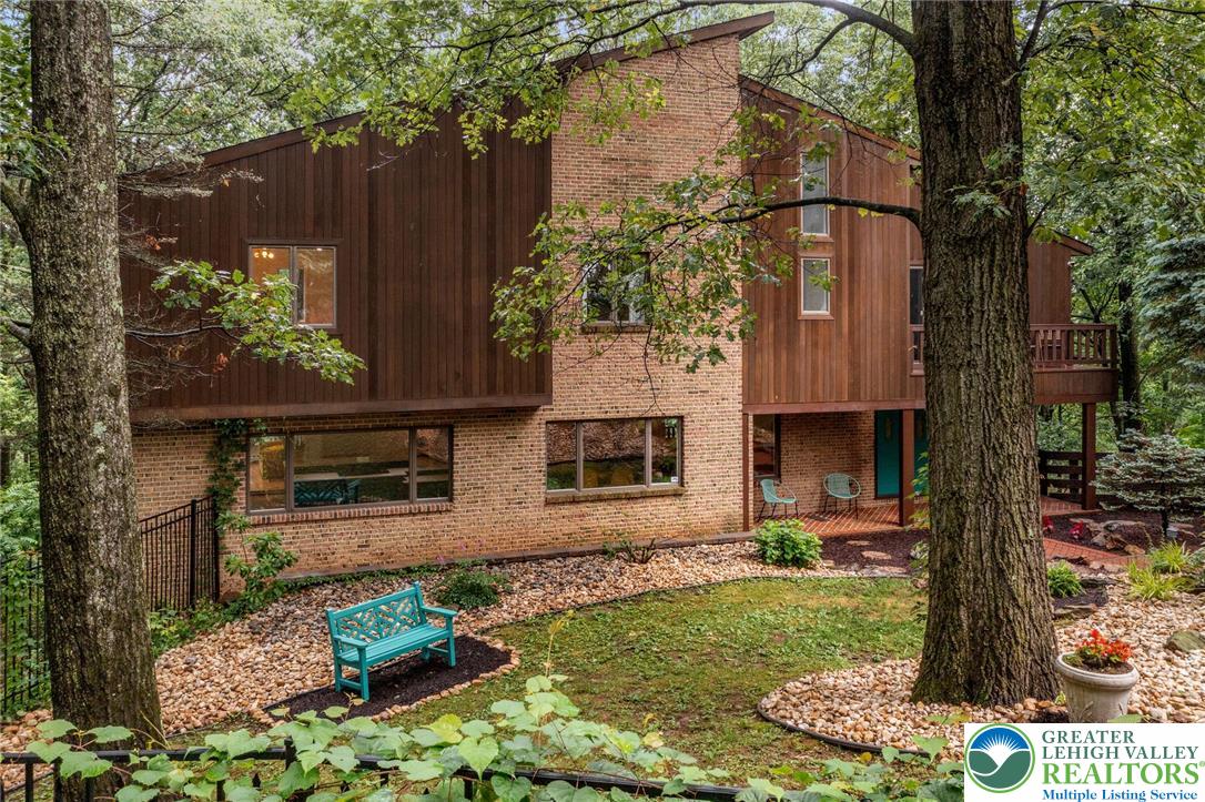 3385 Woodbridge Circle