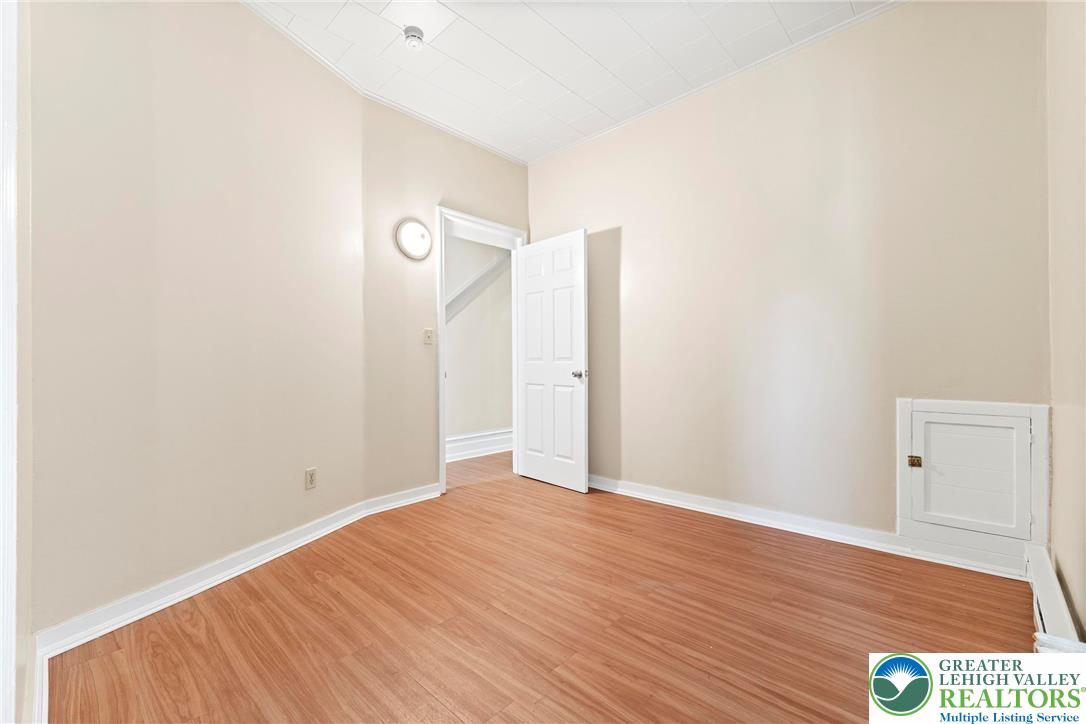 Allentown City, Pennsylvania 18102, United States, 5 Bedrooms Bedrooms, ,3 BathroomsBathrooms,Residential,Active,229173