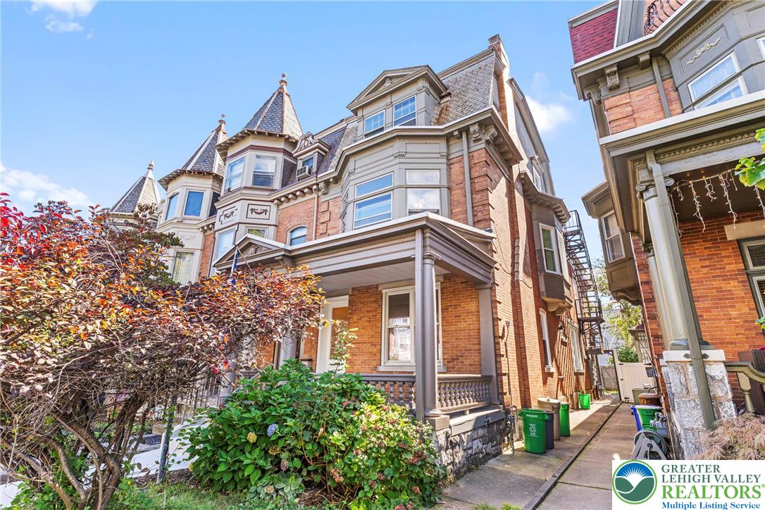 Allentown City, Pennsylvania 18102, United States, 5 Bedrooms Bedrooms, ,3 BathroomsBathrooms,Residential,Active,229173