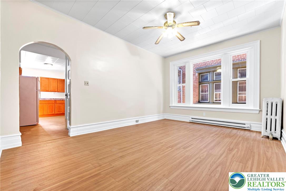 Allentown City, Pennsylvania 18102, United States, 5 Bedrooms Bedrooms, ,3 BathroomsBathrooms,Residential,Active,229173