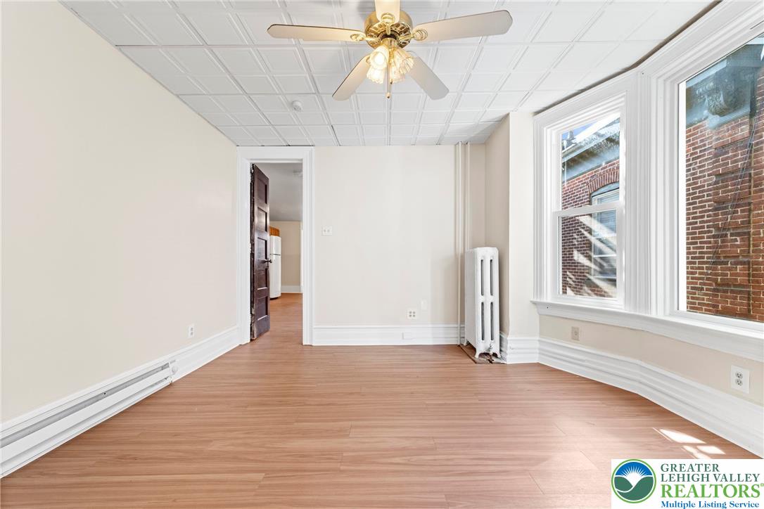 Allentown City, Pennsylvania 18102, United States, 5 Bedrooms Bedrooms, ,3 BathroomsBathrooms,Residential,Active,229173