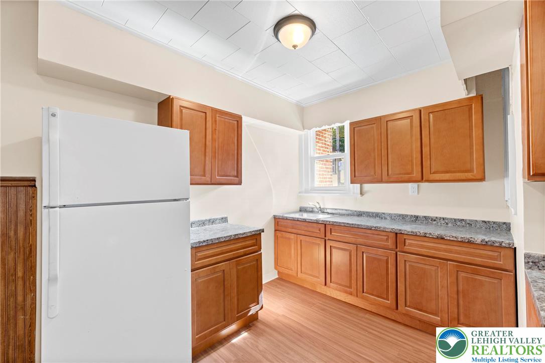 Allentown City, Pennsylvania 18102, United States, 5 Bedrooms Bedrooms, ,3 BathroomsBathrooms,Residential,Active,229173