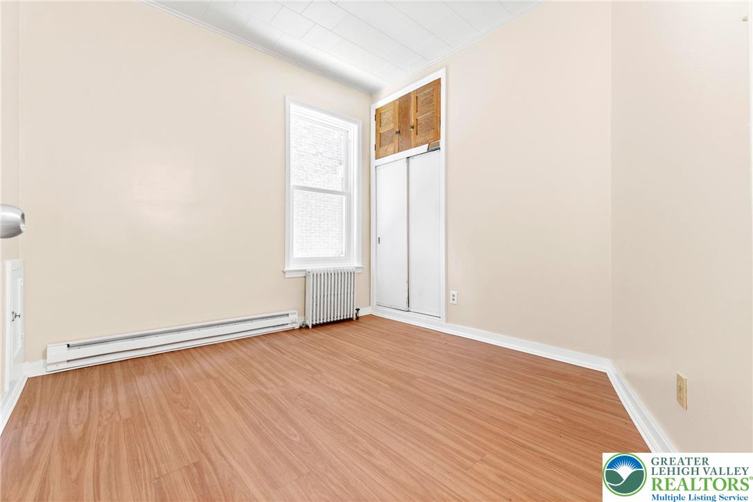 Allentown City, Pennsylvania 18102, United States, 5 Bedrooms Bedrooms, ,3 BathroomsBathrooms,Residential,Active,229173