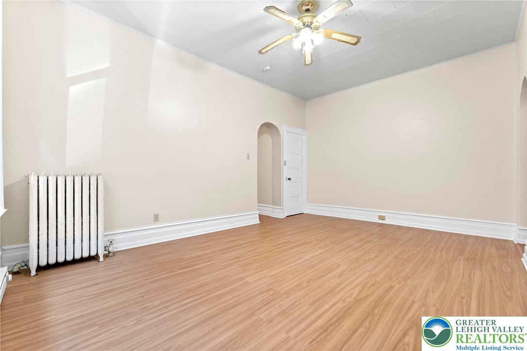 Allentown City, Pennsylvania 18102, United States, 5 Bedrooms Bedrooms, ,3 BathroomsBathrooms,Residential,Active,229173