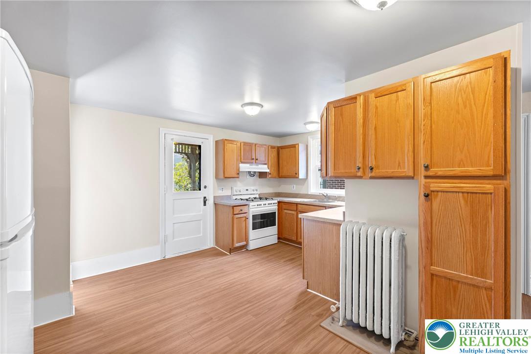 Allentown City, Pennsylvania 18102, United States, 5 Bedrooms Bedrooms, ,3 BathroomsBathrooms,Residential,Active,229173