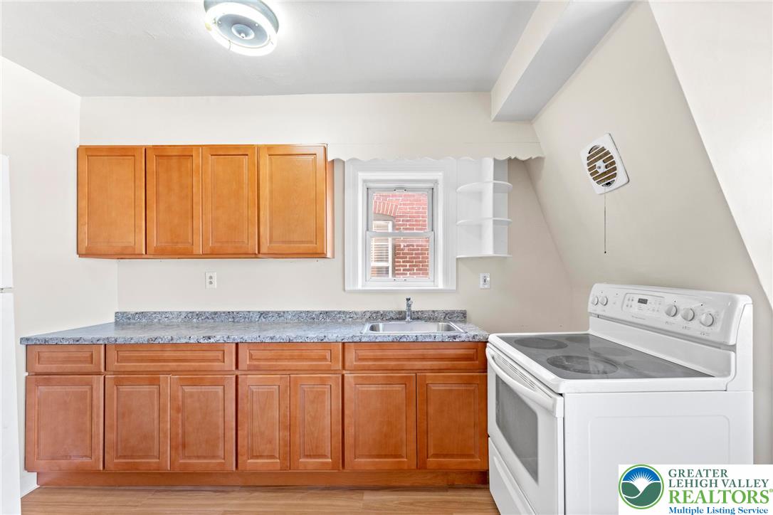 Allentown City, Pennsylvania 18102, United States, 5 Bedrooms Bedrooms, ,3 BathroomsBathrooms,Residential,Active,229173