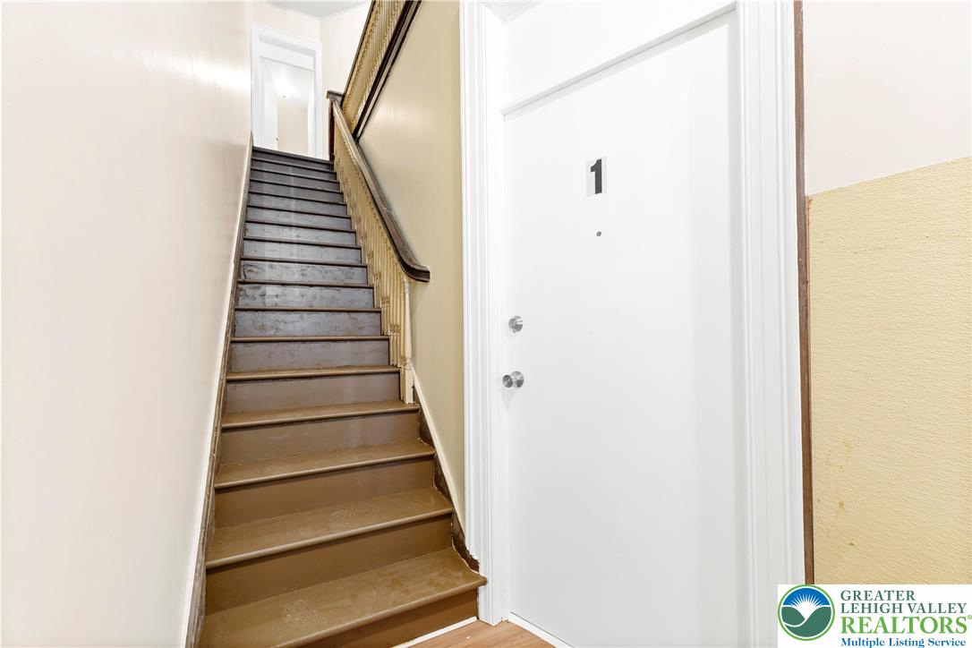 Allentown City, Pennsylvania 18102, United States, 5 Bedrooms Bedrooms, ,3 BathroomsBathrooms,Residential,Active,229173